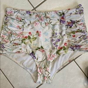 Kortni Jeane high waisted floral bottom